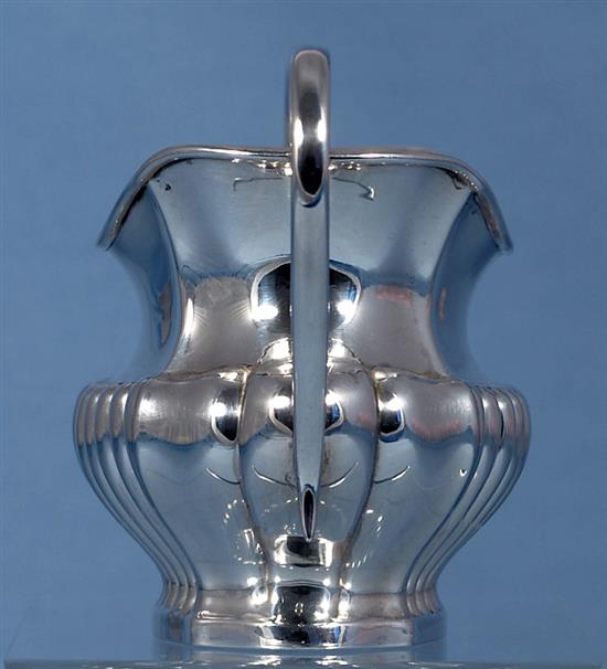 An Edwardian silver sugar bowl, Height 4”/102mm Width inc handles 6 ½”/168mm Weight: 5.5oz/155grms